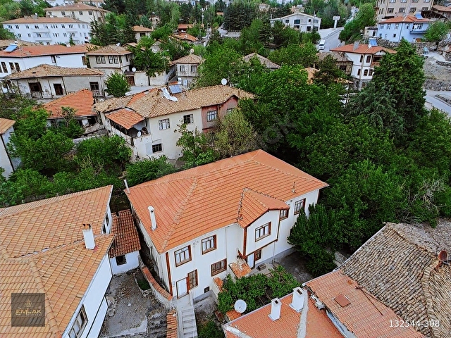 AYAŞ MERKEZ ÇARŞI İÇİNDE BAHÇELİ AVLULU TARİHİ KONAK