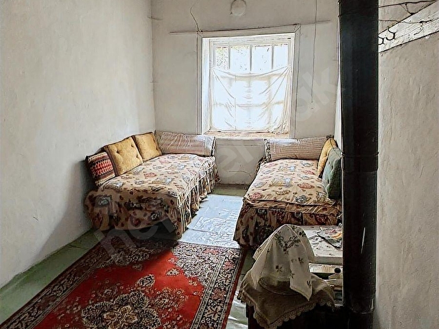 AYAŞ MERKEZ ÇARŞI İÇİNDE BAHÇELİ AVLULU TARİHİ KONAK - Görsel 12