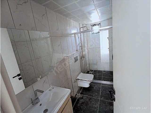 AYBÜ Yakını Cadde Üzerinde Geniş Kiralık Lüks 1+1 Daire - Görsel 12