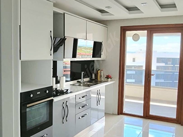 SAHİBİNDEN satılık 3+1 kapalı otoparklı NEZİH sitede BOŞ daire