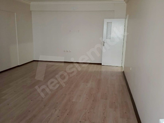 KARABÜK ṢIRINEVLER MAH. ARAŞTIRMA HASTANESİNE YAKIN ARAKAT 3+1 ÇİFT BALKONLU - Görsel 3