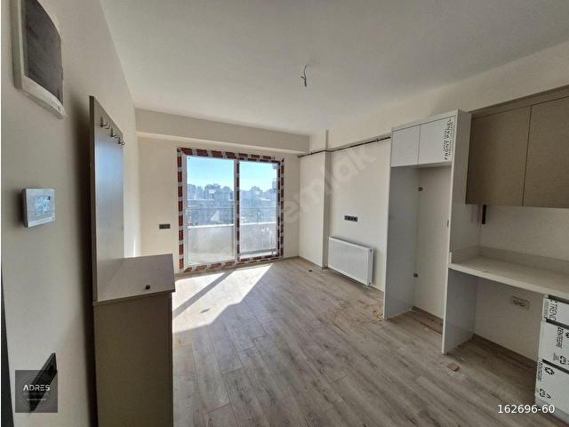 ESKİ MEZİTLİDE İKİ CEPHELİ KİRALIK SIFIR 1+1 DAİRE