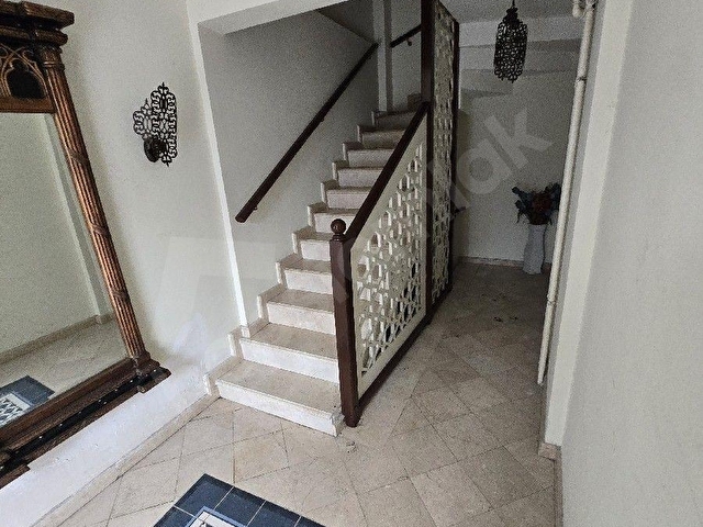 B.Mercan Emlaktan Yalıköyde Yalı Dairesi.Dubleks. 4 odalı. 1.ve 2. katı Kiralık. - Görsel 2