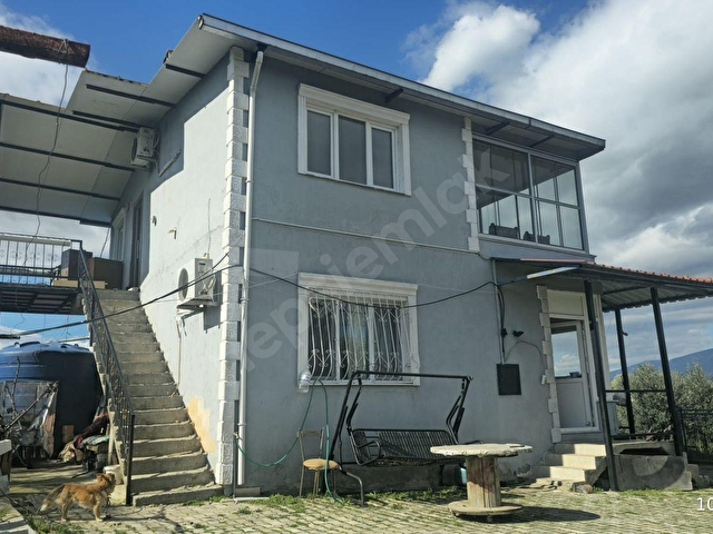 Kemalpaşa Ören’de Satılık Besi Damlı Çiftlik Evi - Görsel 5