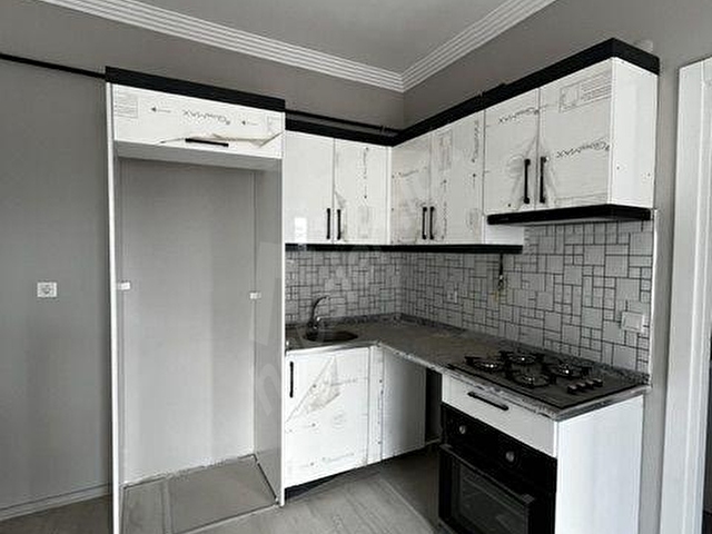 SEYREK CADDE ÜZERİNDE 1+1 KİRALIK DAİRE - Görsel 4
