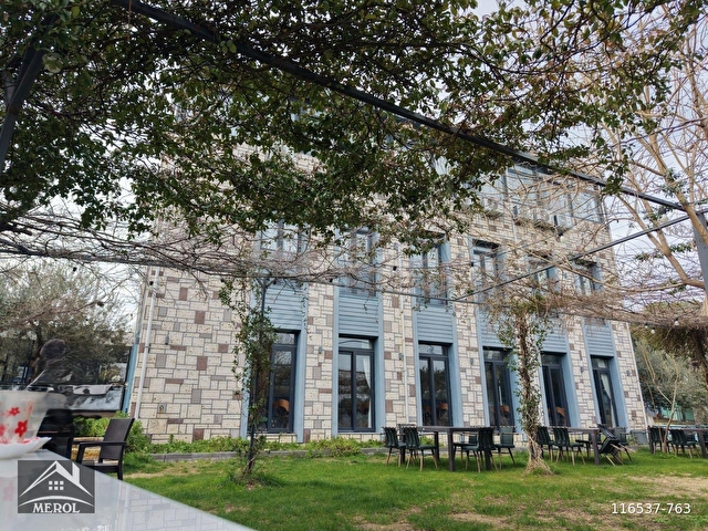 Foça Kozbeylide 2 Katlı Otel Satılık - Görsel 27