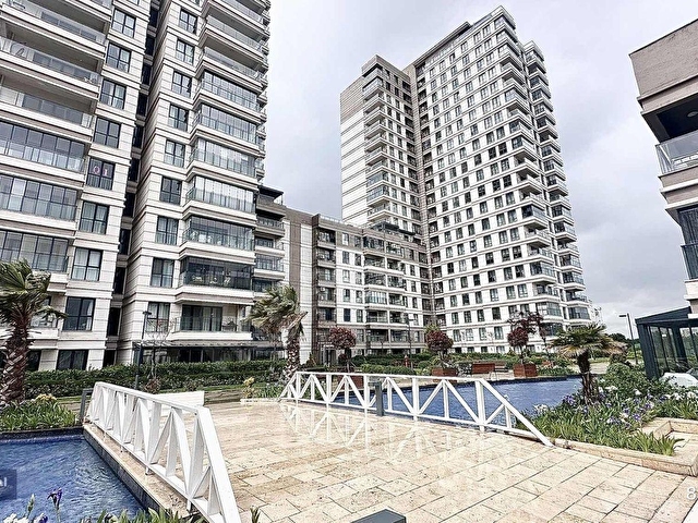 REFERANS BAHÇESEHİRDE SATILIK 4,5+1 GÜNEY DOĞU CEPHE 210M2