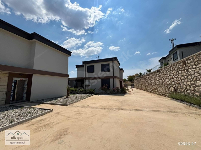 Site İçinde Geniş Bahçeli 4+1 Kiralık Villa - Görsel 14