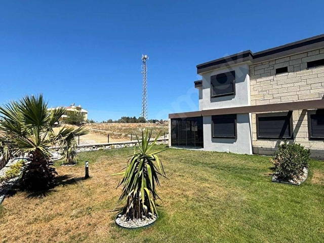 Site İçinde Geniş Bahçeli 4+1 Kiralık Villa - Görsel 3