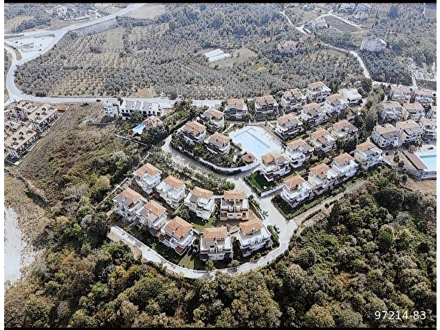 YALOVA KORU DOĞA EVLERİ SİTESİNDE SATILIK TERASLI TRİPLEX VİLLA