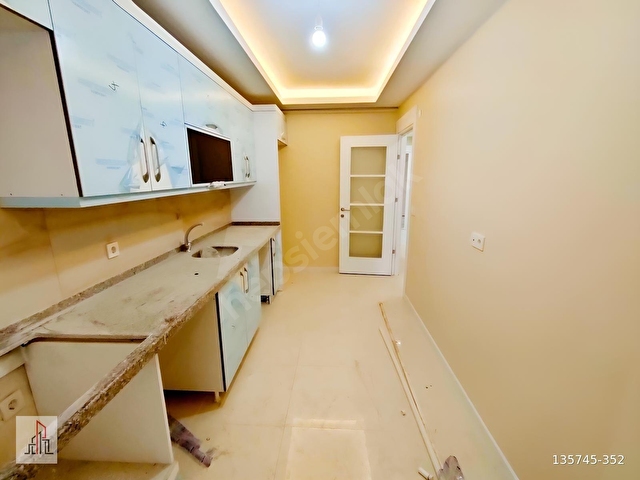 ÇARŞI MERKEZDE 2+1 LÜX ARAKAT DAİRE OTOPARKLI KAMERALI - Görsel 2