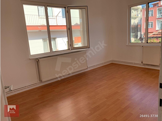 DEDEEFENDİ SOKAK KIBRIS CADDESİ KESİŞİMİNDE ARA KATTA 3+1 KOMBİLİ DAİRE - Görsel 3