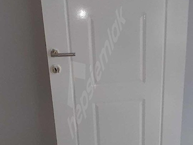RİZE TAM MERKEZDE KİRALIK 1+1 60 M2 NET BOYALI DAİRE - Görsel 13