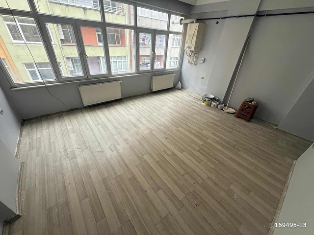 RİZE TAM MERKEZDE KİRALIK 1+1 60 M2 NET BOYALI DAİRE - Görsel 2