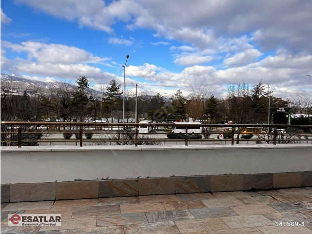 Atatürk Orman Parkı Karşısı D100 (E-5) Üzeri Teraslı Geniş 4+1 Kiralık Daire
