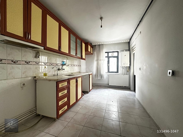 UYGUN EMLAKTAN█PURSAKLAR MERKEZ DE 1. KAT 3+1 125m²CADDE YAKINI