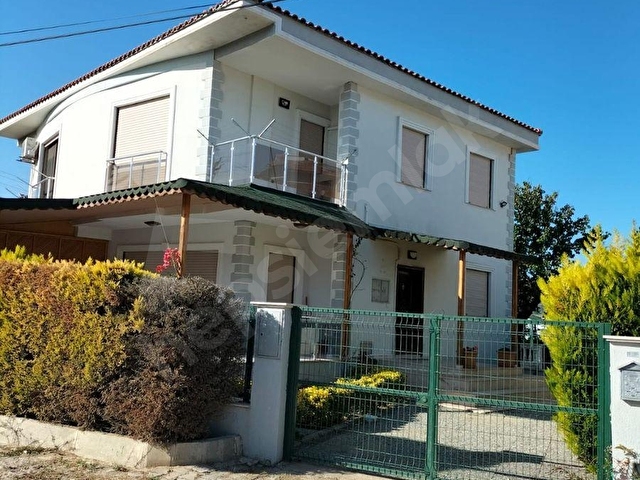 ALAÇATIDA SEZONLUK KİRALIK DUBLEKS VİLLA