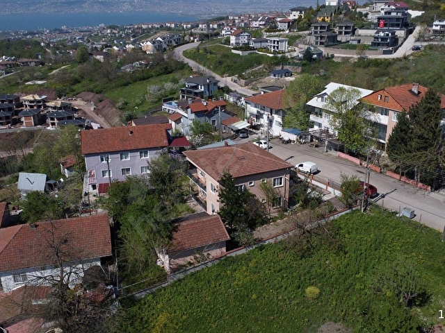 C21 KURADAN BAHÇECİK DE MÜSTAKİL EV