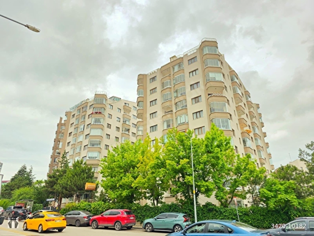 GOP VEDAT DALOKAY CAD MURAT SİTESİ 3+1