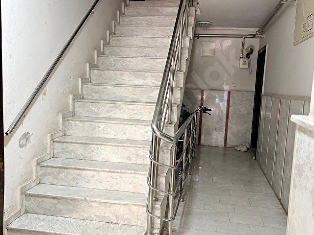 Bornova BÜYÜKPARK yeşil sokakta 2+1 Güvenlikli daire - Görsel 4