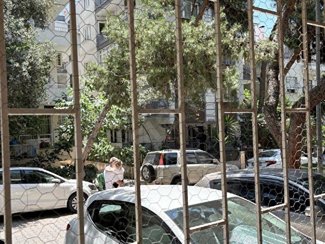 Bornova BÜYÜKPARK yeşil sokakta 2+1 Güvenlikli daire - Görsel 7