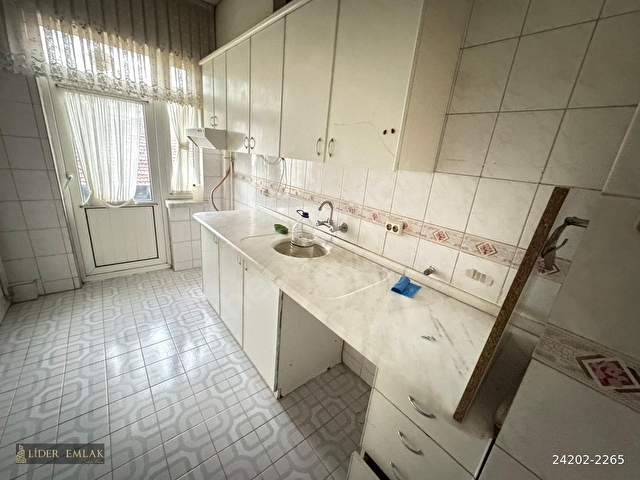 LİDER EMLAKTAN MALAZGİRT CADDESİ ÜZERİNDE 3+1 KİRALIK DAİRE - Görsel 2