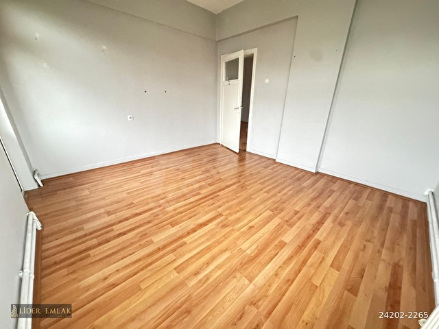 LİDER EMLAKTAN MALAZGİRT CADDESİ ÜZERİNDE 3+1 KİRALIK DAİRE - Görsel 17