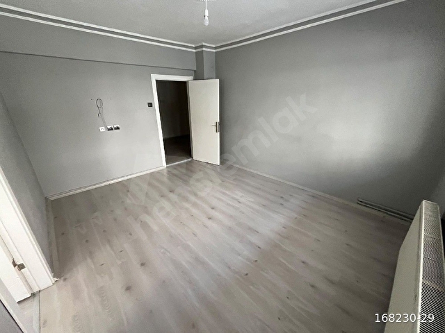 PLEVNE MAH 3+1YÜKSEK GİRİŞ KÖK TAPU SALONA 1 ODA BAĞIMLI