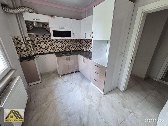 TARİHİ EV YANI 2+1 70M2 6 YILLIK-AYRI MUTFAK-İSKANLI-YÜKSEK GİRŞ