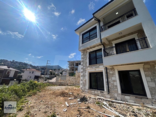 YENİFOÇA DONATKENT TAM MÜSTAKİL TRİPLEKS SATILIK 4+1 VİLLA - Görsel 26