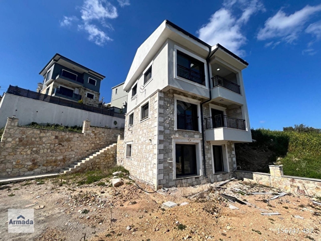 YENİFOÇA DONATKENT TAM MÜSTAKİL TRİPLEKS SATILIK 4+1 VİLLA - Görsel 25