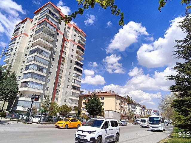 SÖZGENLER EMLAKTAN AHİ ELVAN CADDESİ ÜZERİ SATILIK DAİRE