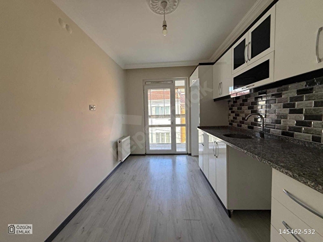 ÖZGÜNDEN ERENKÖY MAHALLESİ ÖZEL GARAJLI 2+1 DAİRE - Görsel 11
