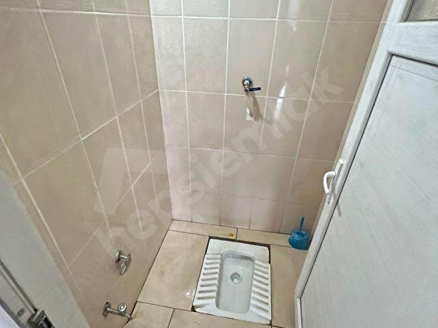 İMARET EMLAKTAN GALERİCİLER SİTESİNDE 250m² KİRACILI SATILIK DÜKKAN - Görsel 15