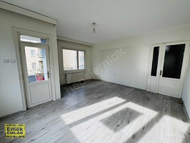 EMEK EMLAKTAN SARIGÜLLÜKTE SATILIK 2+1 ARAKAT DAİRE - Görsel 4