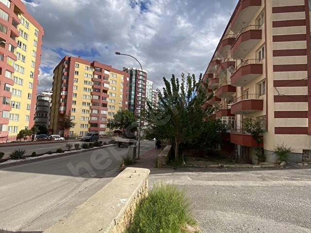 VUSLAT EMLAKTAN HASTANE YAKINI YATIRIMLIK 2+1 DAİRE - Görsel 4