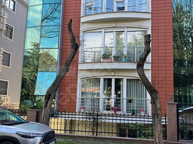 YEŞİLYURT EMLAKTAN SATILIK 4+1 EBEVEYNLİ YENİ BİNADA DÜZ GİRİŞ