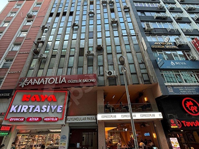 ŞİRİNEVLER MEYDANDA KOMPLE KULLANIMLI SATILIK 380 M2 OFİS KATI - Görsel 10