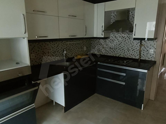 Arın Emlaktan Dedebaşı Mahallesinde Satılık 3+1 Köşe Daire - Görsel 18
