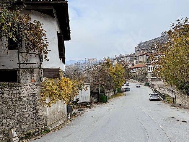 TARİHİ ÇARŞININ TAM MERKEZİNDE , BAHÇELİ , ANA CADDE ÜZERİNDE - Görsel 3