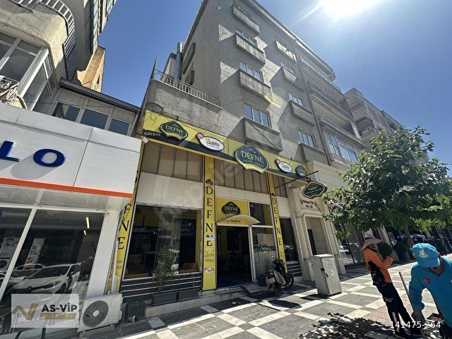 ASVİP EMLAKTAN EMNİYET CADDESÜ ÜZERİ 3 KATLI DÜKKAN