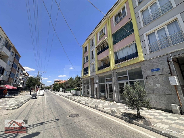 KUMBAĞ MERKEZDE ANA CADDE ÜZERİNDE OKUL YANI SATILIK 2+1 DAİRE