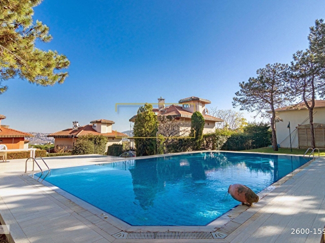 Tarabya Sumer Korusu Satilik Manzarali Havuzlu Sahane Villa 2600 15916 Hurriyet Emlak