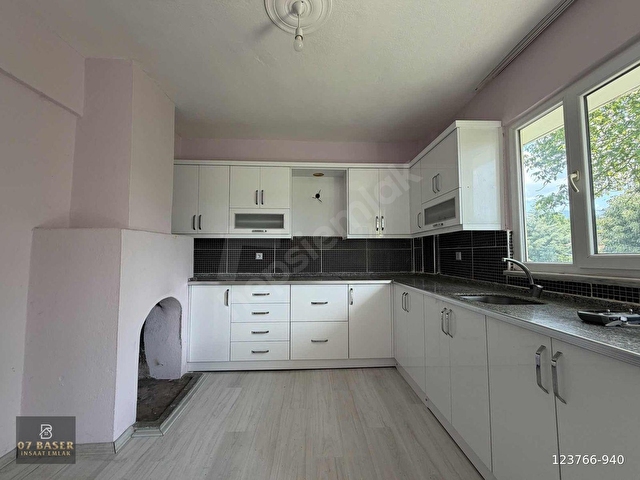 AKSEKİ CEVİZLİDE DOĞAYLA İÇ İÇE 2+1 BAHÇE KULLANIMLI DAİRE - Görsel 3