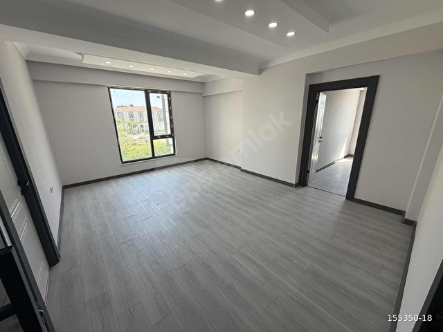 RUMELİDE MUHTEŞEM KONUM ARA KAT AYRI MUTFAK 70 m2 1+1