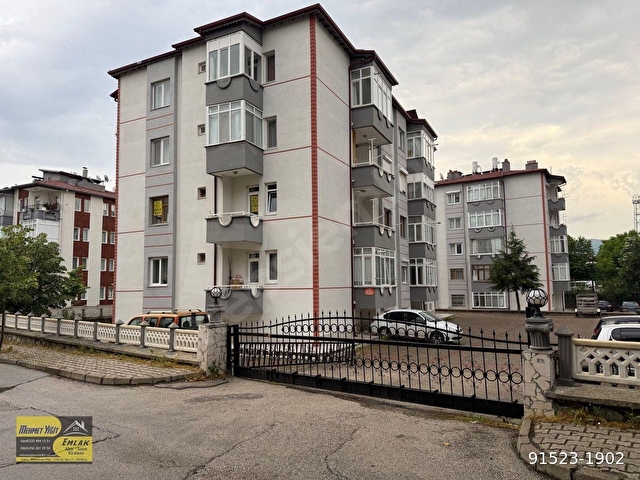 SITE İÇİ SATILIK 3+1 ARAKAT DAIRE