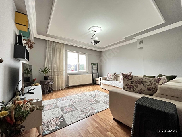 YEŞILPINARDA 3+1 130m2 ÇİFT TERASLI İSKANLI FIRSAT DAİRE - Görsel 2