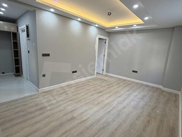SATILIK ÇAKMAK UZUNAYNA CD LÜX 2+1 DAİRE BAHÇE KATI