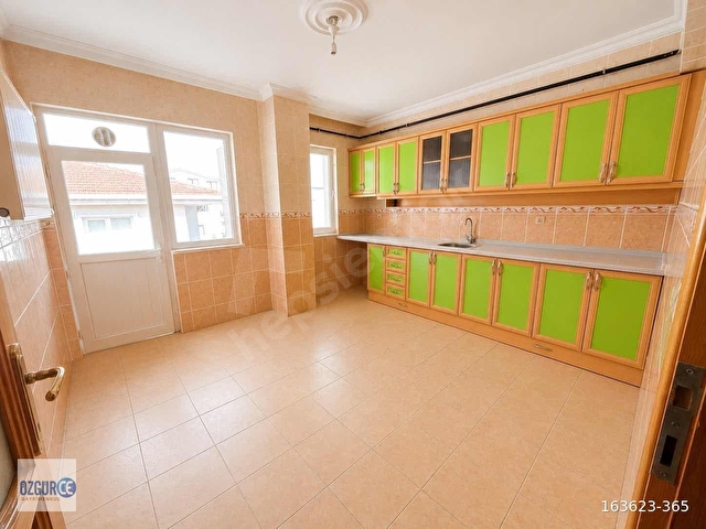 ÖZGÜRCE GYDDEN NENEHATUNDA KİRALIK 3+1 GENİŞ DAİRE - Görsel 4