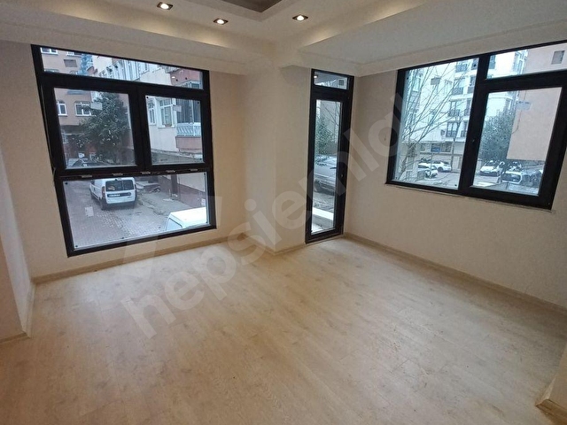 BAHÇELİEVLER SOĞANLI MERKEZ CAMİ ÜSTÜ İLKYUVA METRO YAKINI KİRALIK 2+1 80M2 3. KAT DAİRE - Görsel 9